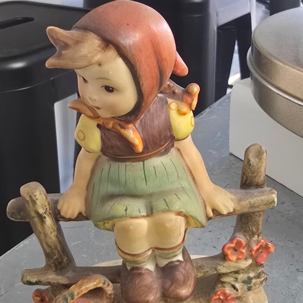 Just Resting 112/1 1938 TMK 2 Hummel